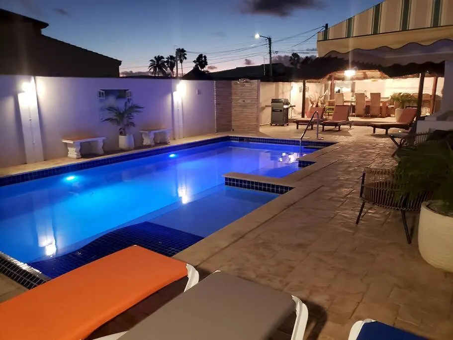 New! Villa De Leon, Suitable For 14 Persons. 5 Bedrooms, 5 Bathrooms Palm Beach