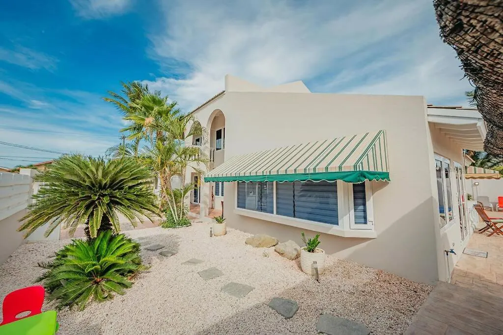 New! Villa De Leon, Suitable For 14 Persons. 5 Bedrooms, 5 Bathrooms Palm Beach