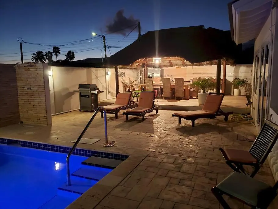 New! Villa De Leon, Suitable For 14 Persons. 5 Bedrooms, 5 Bathrooms Palm Beach Apartment
