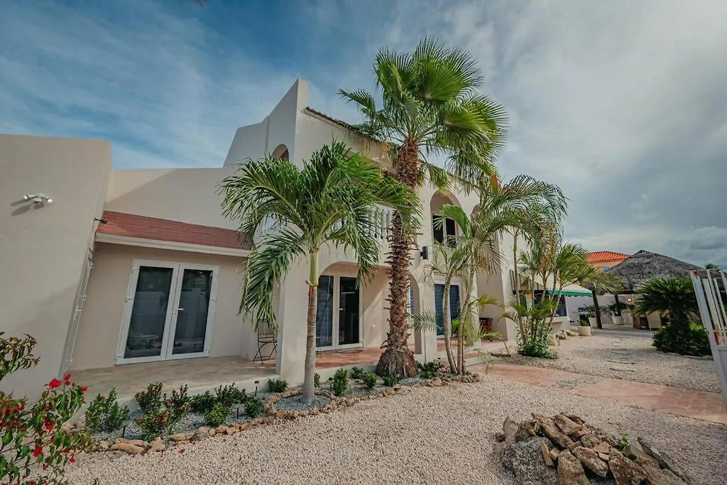 New! Villa De Leon, Suitable For 14 Persons. 5 Bedrooms, 5 Bathrooms Palm Beach