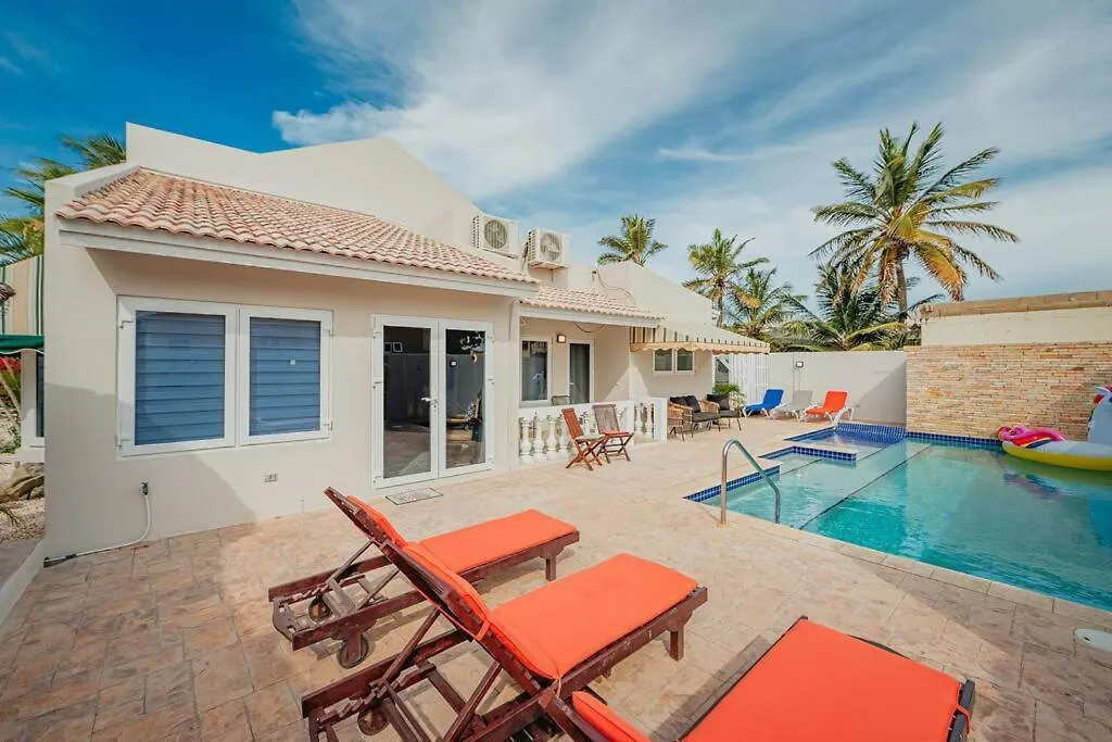 Apartment New! Villa De Leon, Suitable For 14 Persons. 5 Bedrooms, 5 Bathrooms Palm Beach