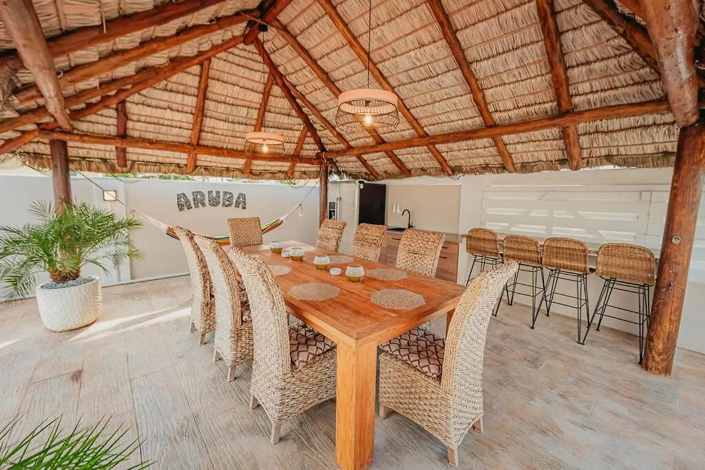 New! Villa De Leon, Suitable For 14 Persons. 5 Bedrooms, 5 Bathrooms Palm Beach