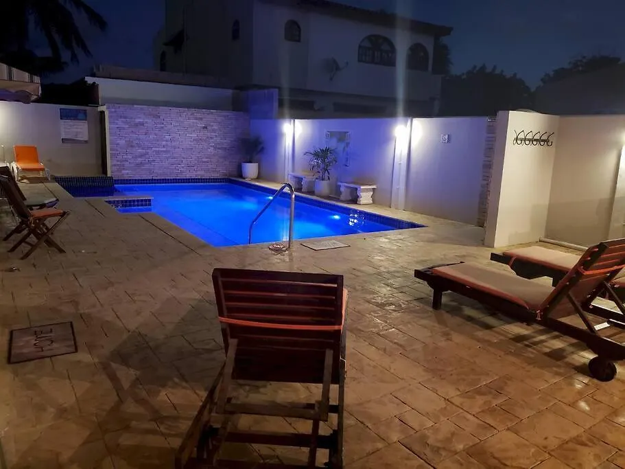 New! Villa De Leon, Suitable For 14 Persons. 5 Bedrooms, 5 Bathrooms Palm Beach Apartment