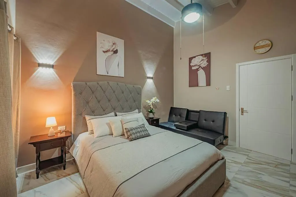 New! Villa De Leon, Suitable For 14 Persons. 5 Bedrooms, 5 Bathrooms Palm Beach 0*,  Aruba