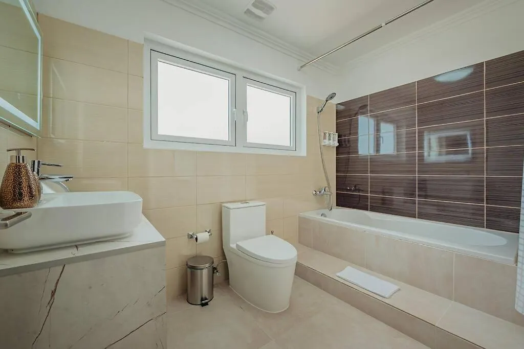 New! Villa De Leon, Suitable For 14 Persons. 5 Bedrooms, 5 Bathrooms Palm Beach 0*,